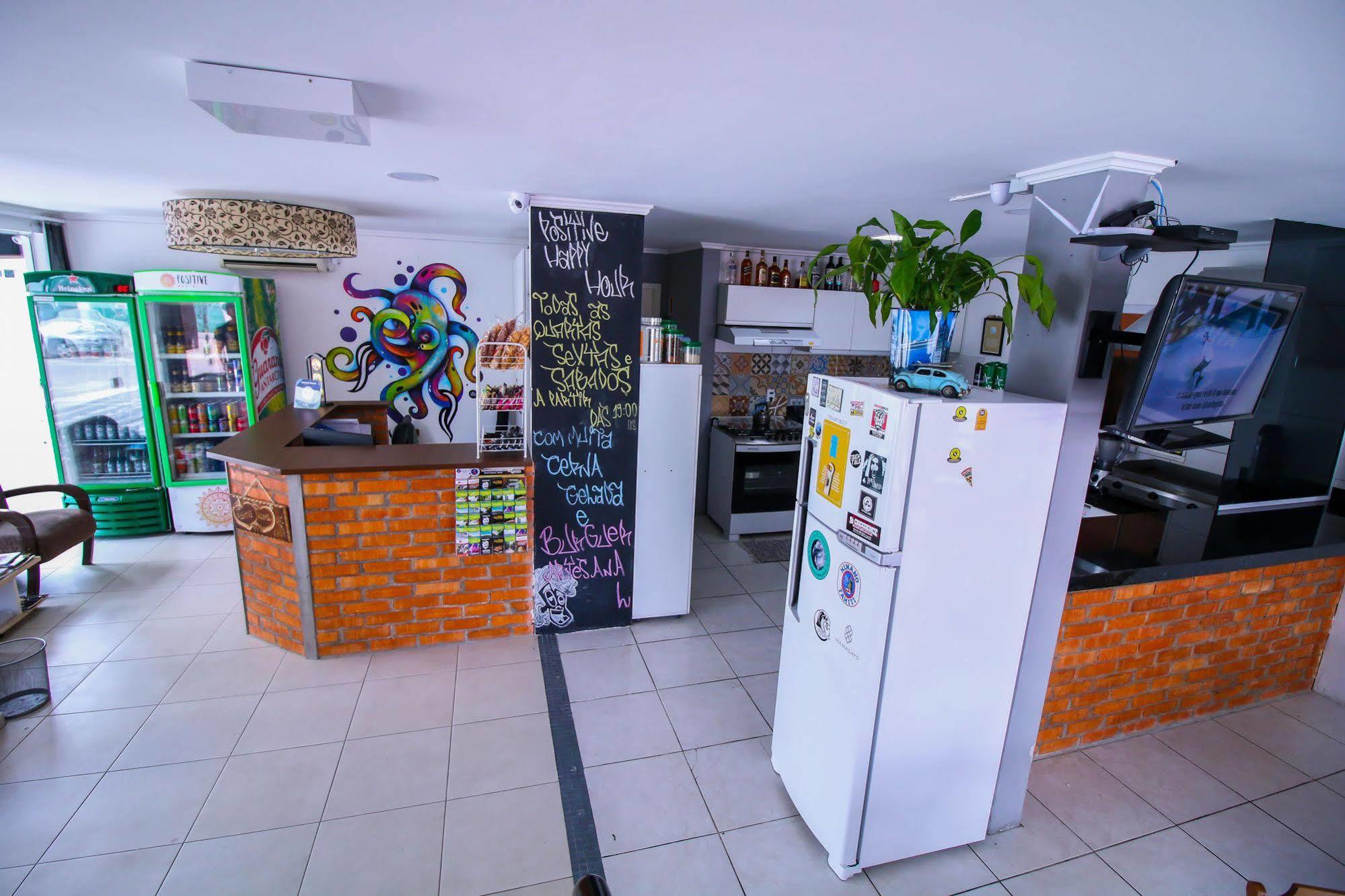 Positive Hostel Balneário Camboriú Kültér fotó
