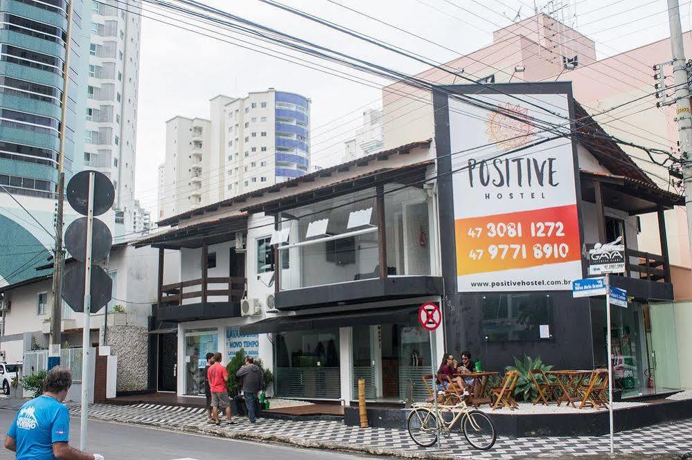 Positive Hostel Balneário Camboriú Kültér fotó
